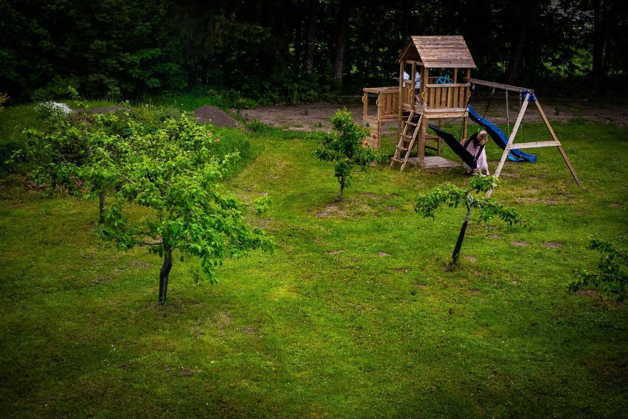 Pinska Guesthouse Cozy Apartment Viljandi  Esterno foto
